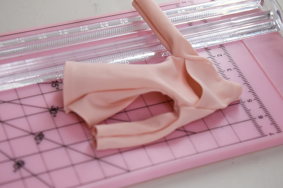 1/12 1/10 1/8 胸元カットアウト ボディコンミニワンピース