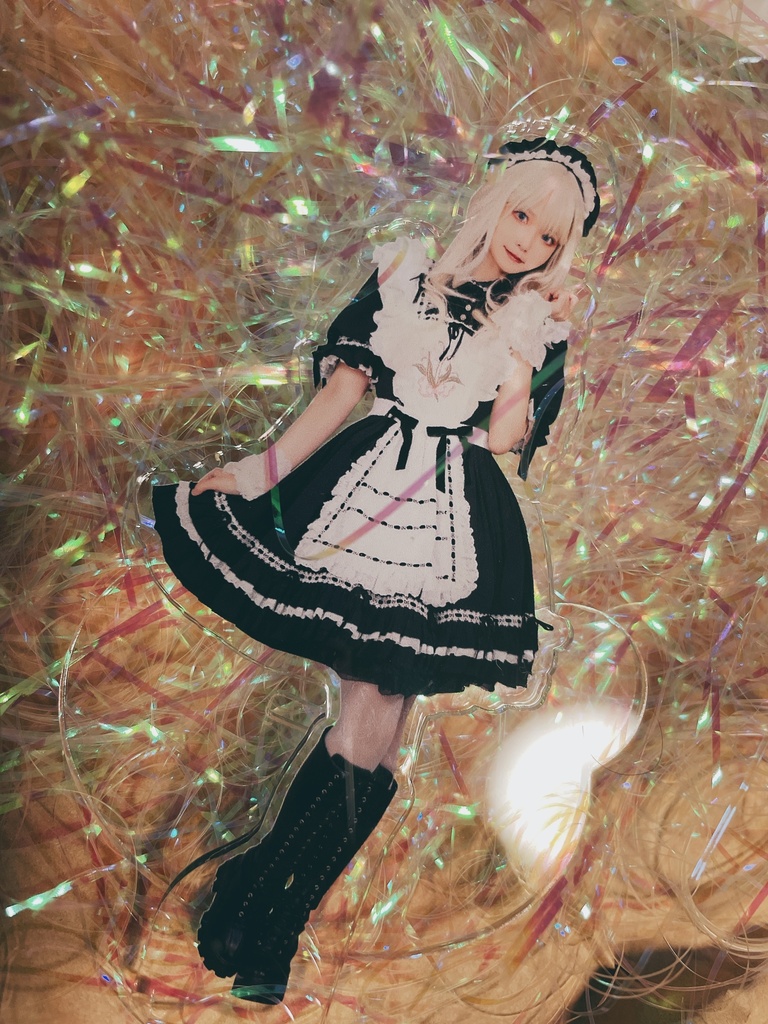 メイド風ロリィタ衣装のアクスタ