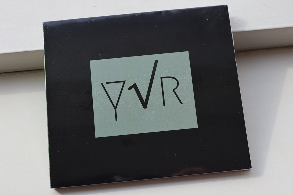 y√r 1st Album 『y√r =1』限定100枚