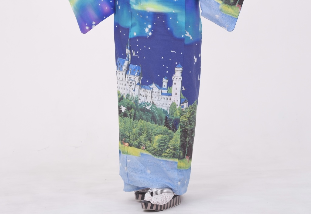 【即納品】オーロラの夜空と湖畔のお城着物【原宿ドールズ】