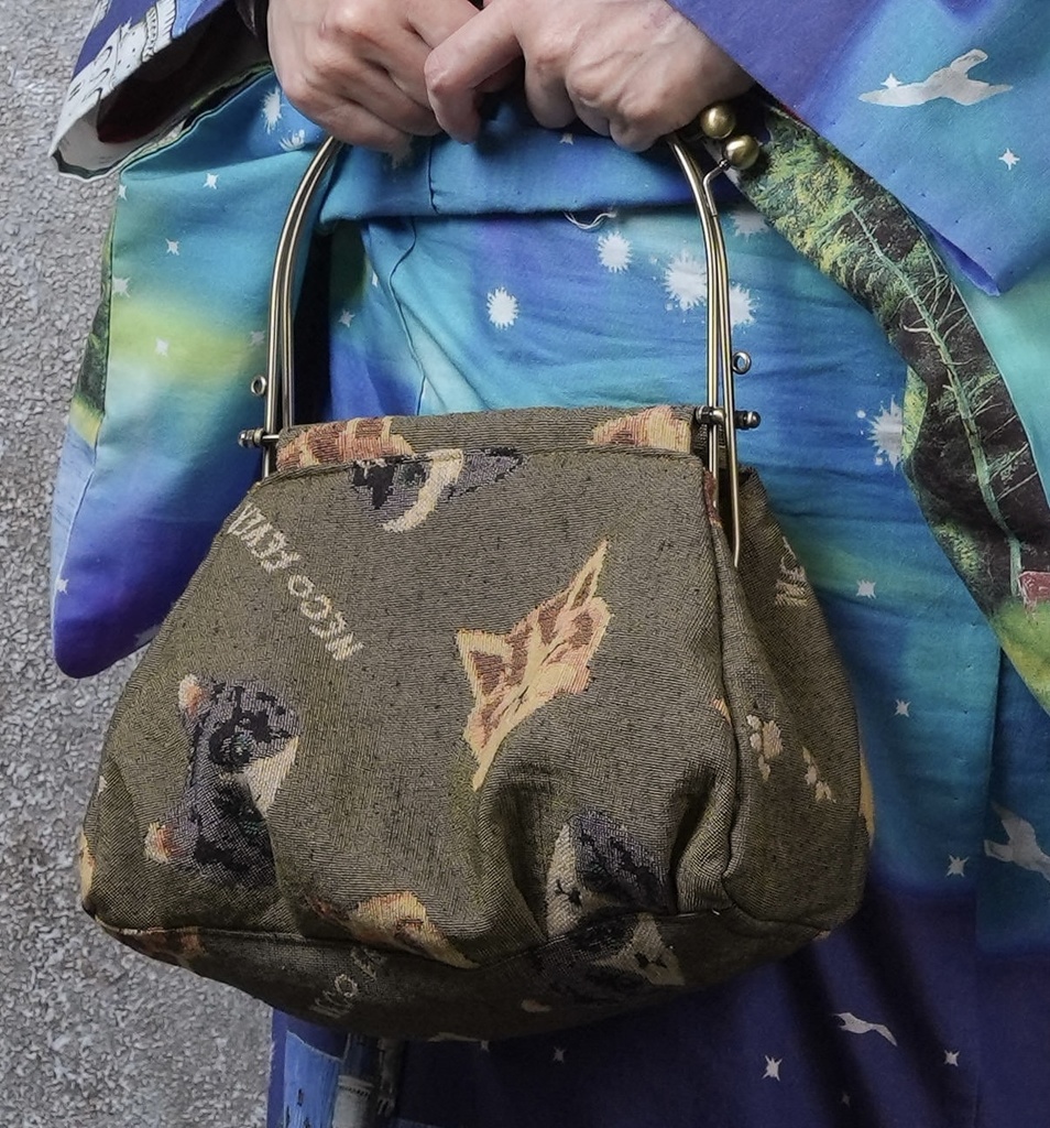 【即納品】ゴブラン猫柄バッグ【ベンリー口金】