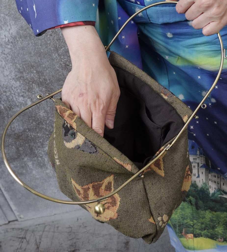 【即納品】ゴブラン猫柄バッグ【ベンリー口金】