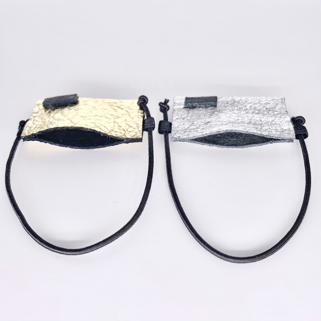 メタリックサコッシュ