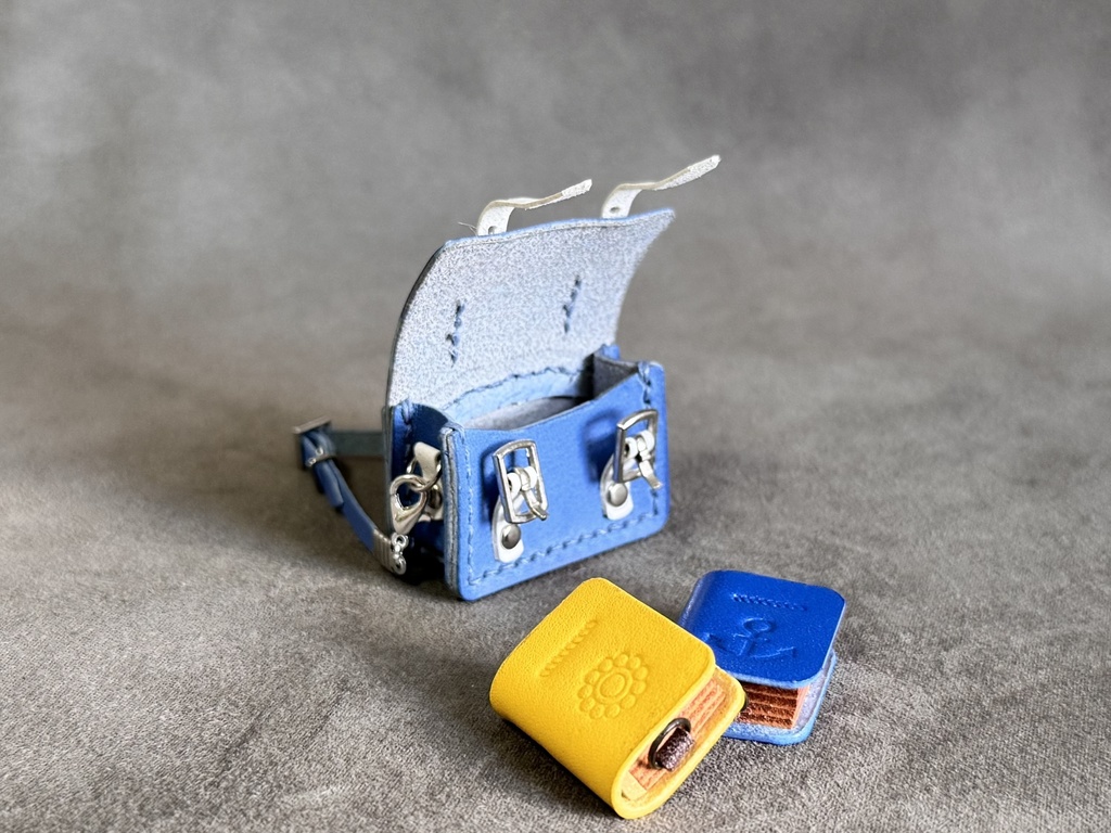 革本と旅するサッチェル~夏の空色ver.~