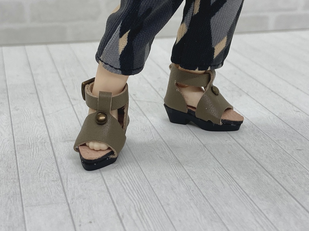 【磁石入】ヒールサンダル