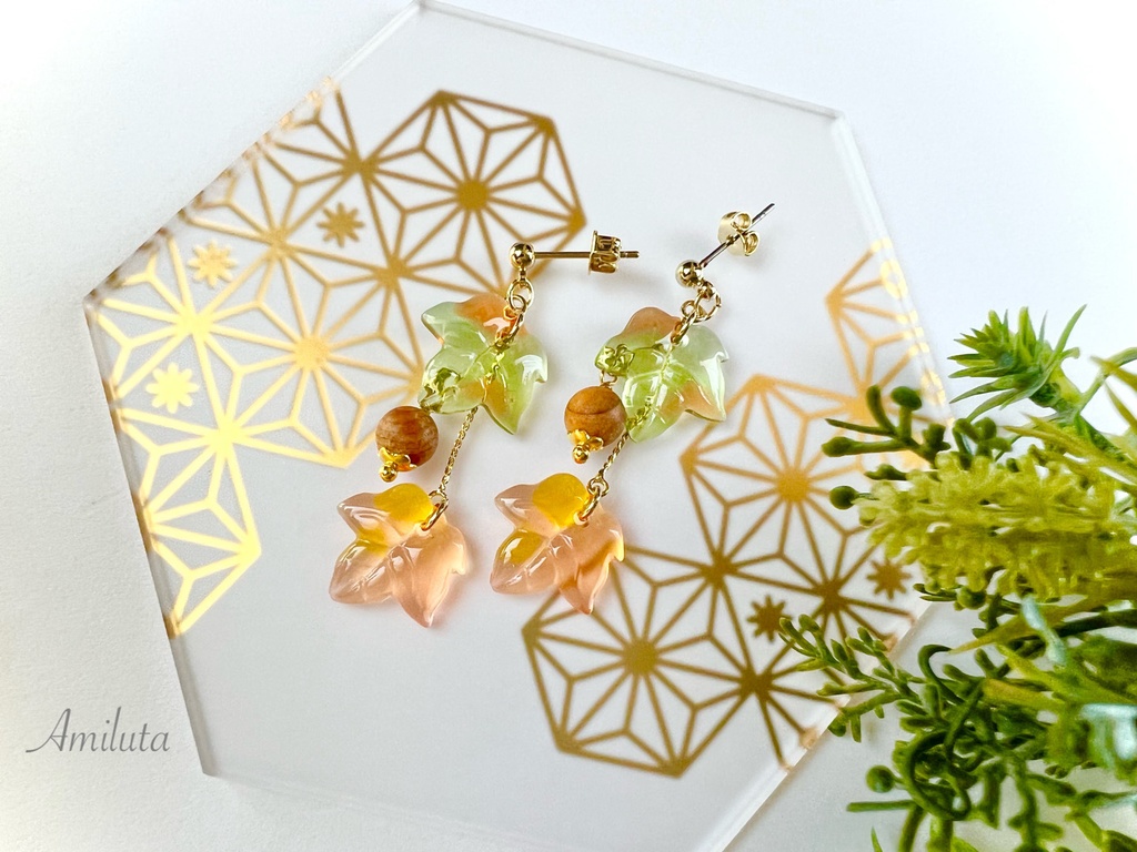 薄紅葉の耳飾り