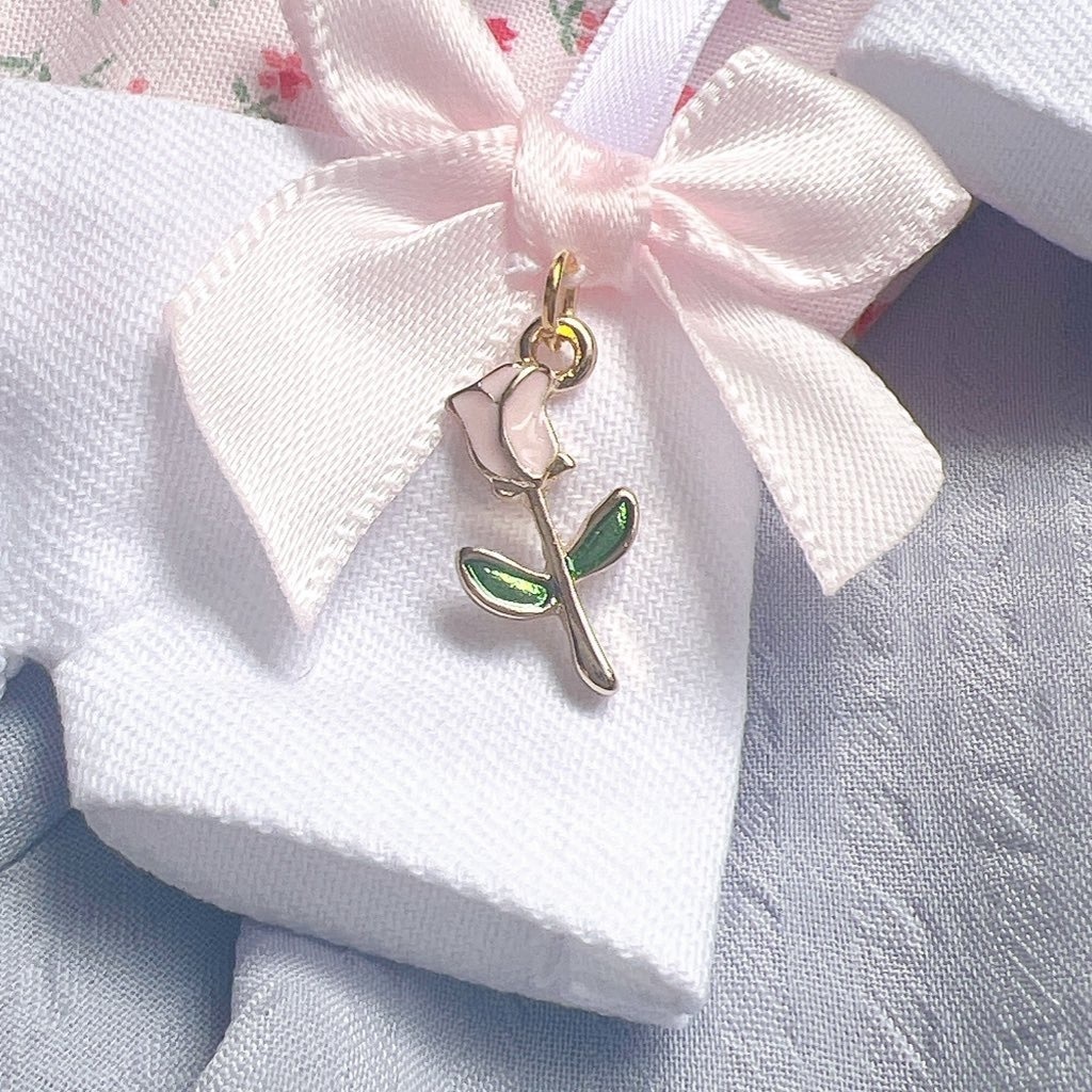 ロマンティックフラワーコーデ