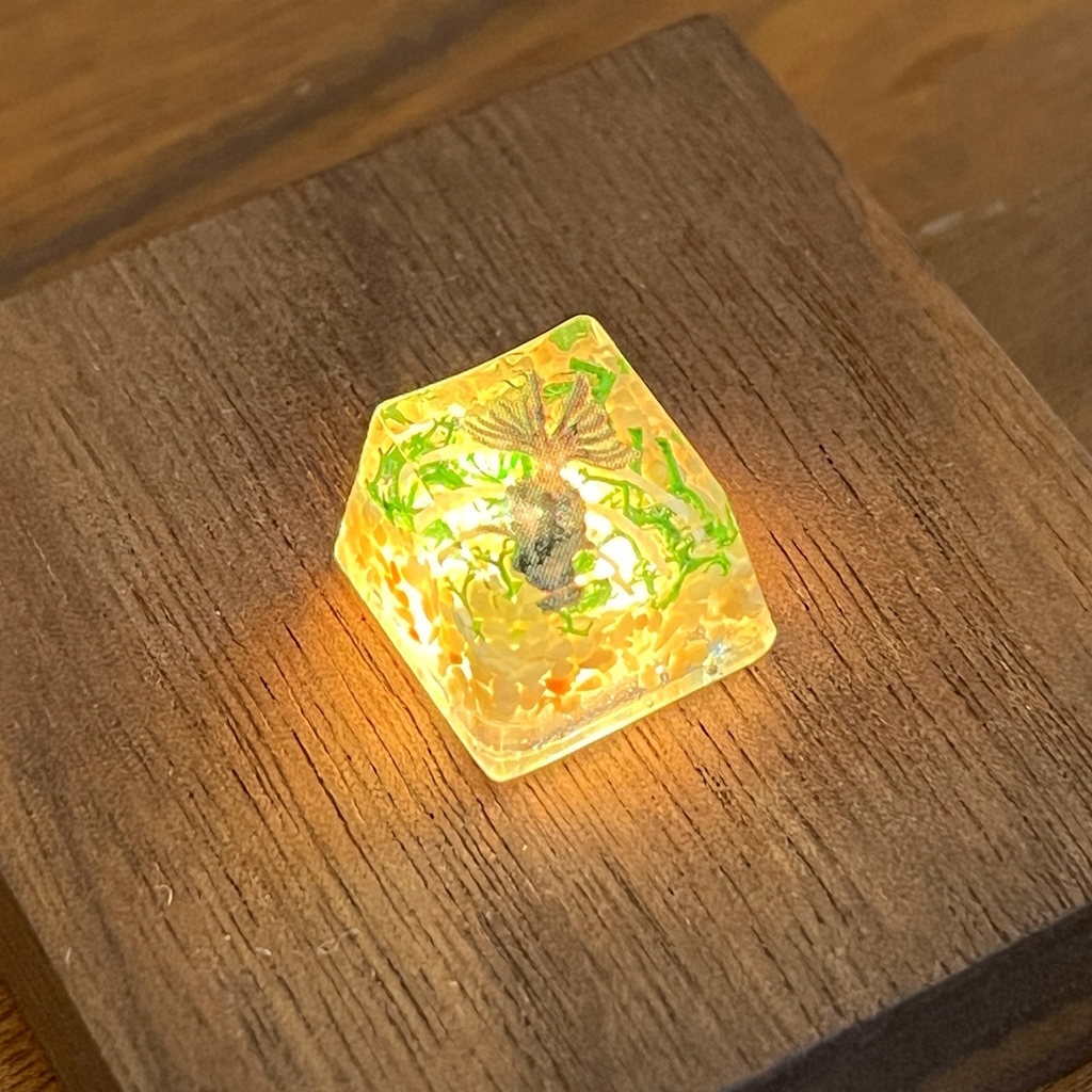 【キーキャップ】黒金魚と水草