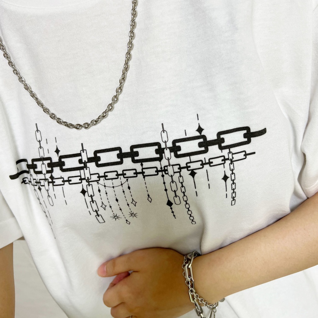 煌めき鎖のTシャツ
