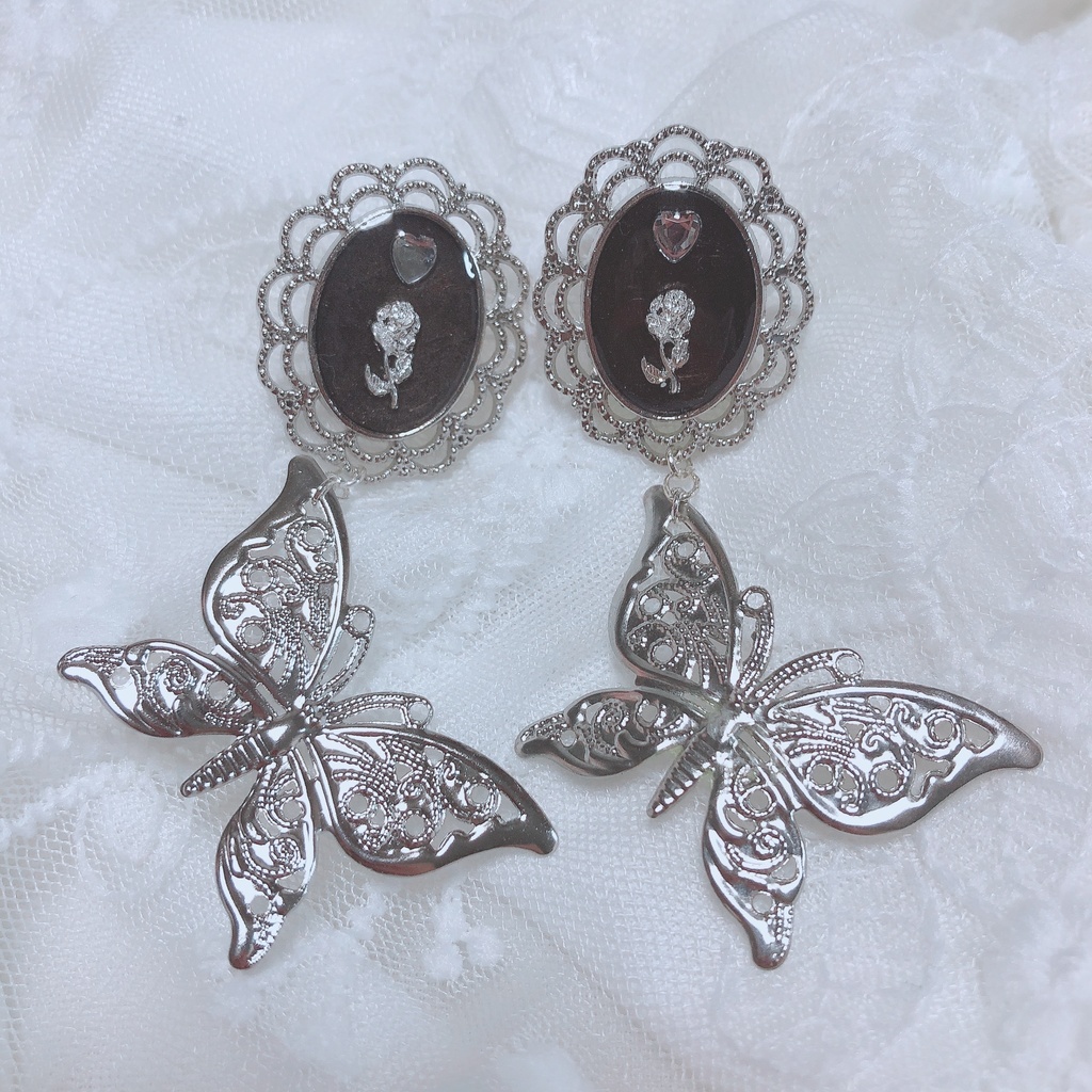 薔薇と蝶のゆらゆらピアス