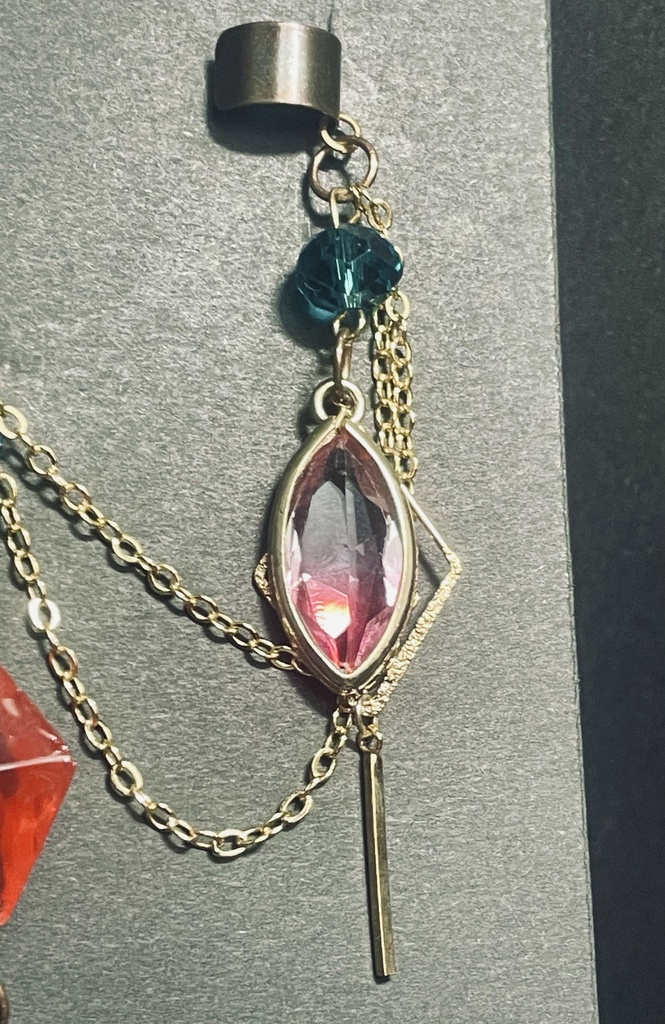 イメージアクセサリー「カーヴェ」