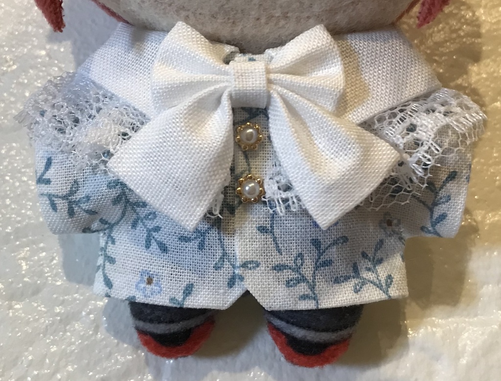 ふわふわレースのシャツ