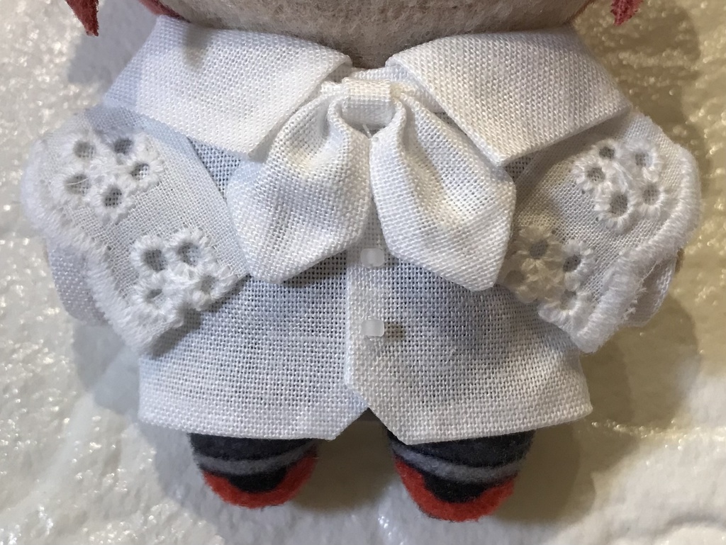 フラワーレースのシャツ