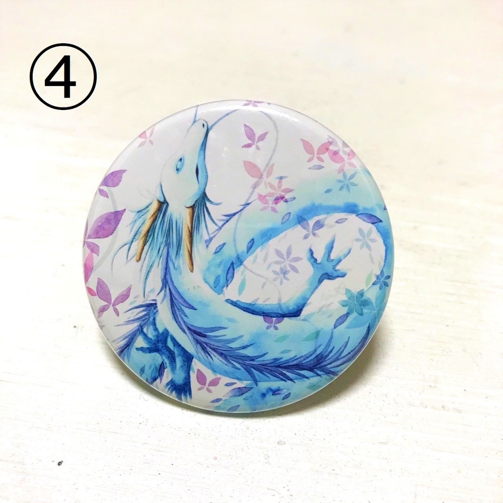 ネコと龍の缶バッジ 色鉛筆画