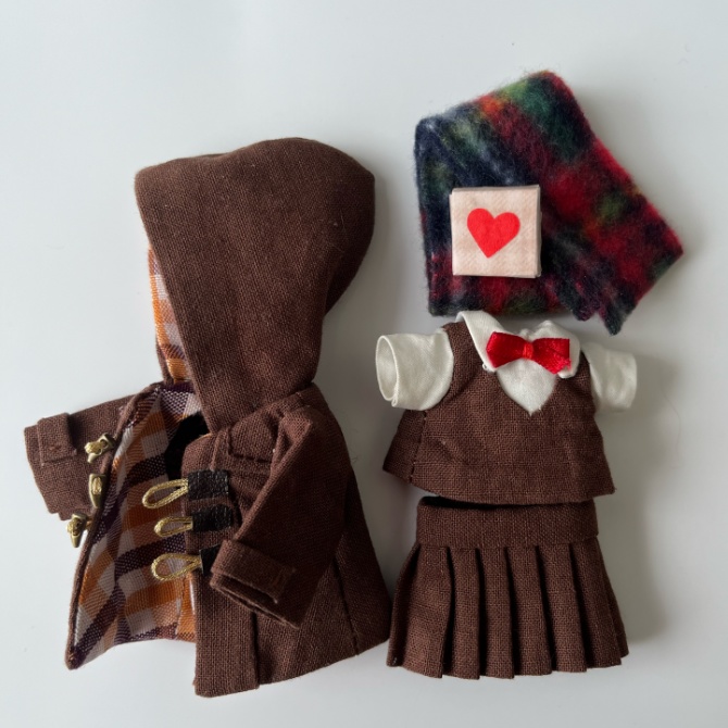ねんどろいど　制服　ダッフルコート　マフラー５点セット（茶）