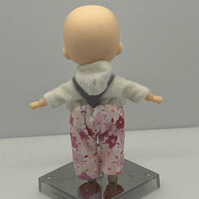 桜のオーバーオール