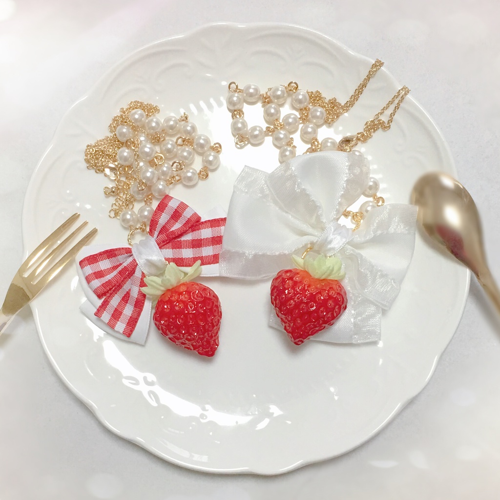 一粒苺ネックレス