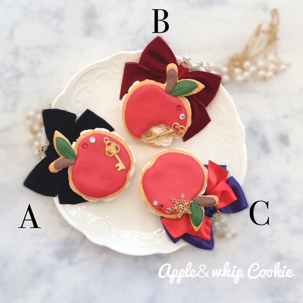 30日22時から販売林檎ホイップサンドクッキーネックレス