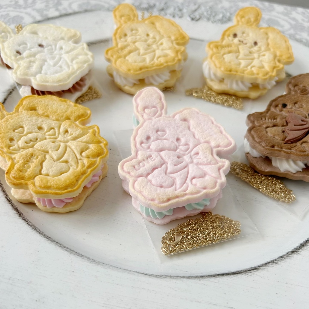 27日22時販売開始クリームクッキーサンド(ラブうさ)