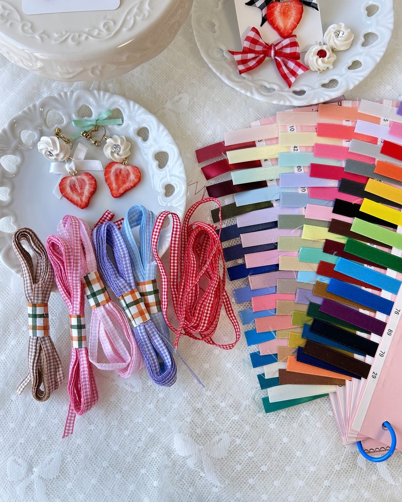 スライス苺のピアスorイヤリング受注ページ