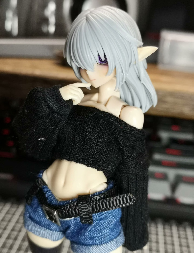 (W7)「1/12・ドール服」オフショルダーセーター ＋ ホットパンツ　セット・メガミデバイス