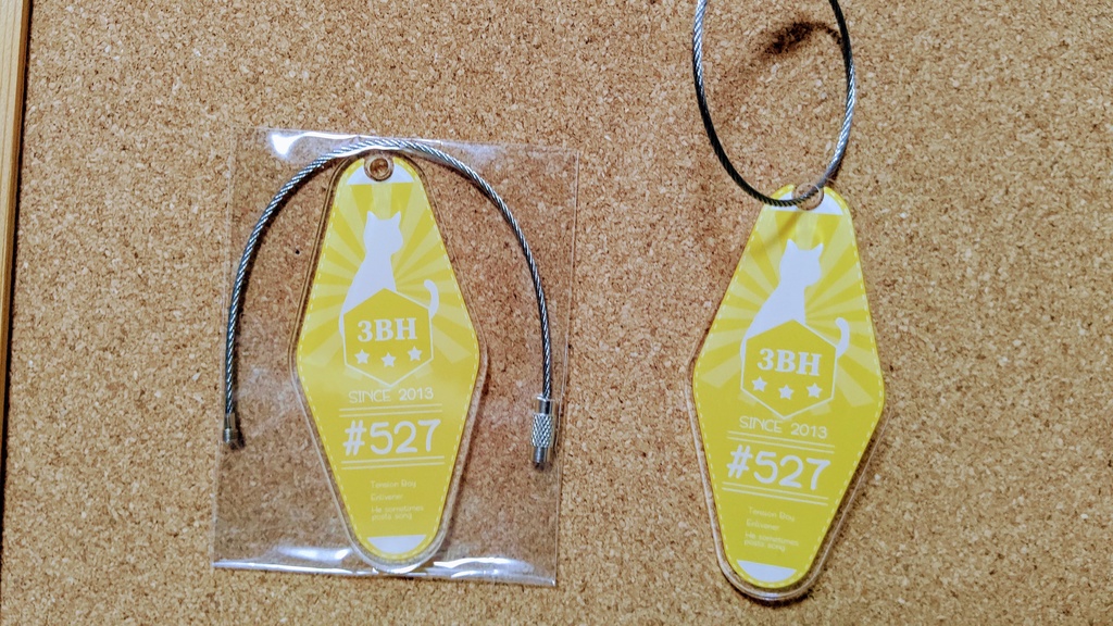 モーテルキー風アクリルキーホルダー