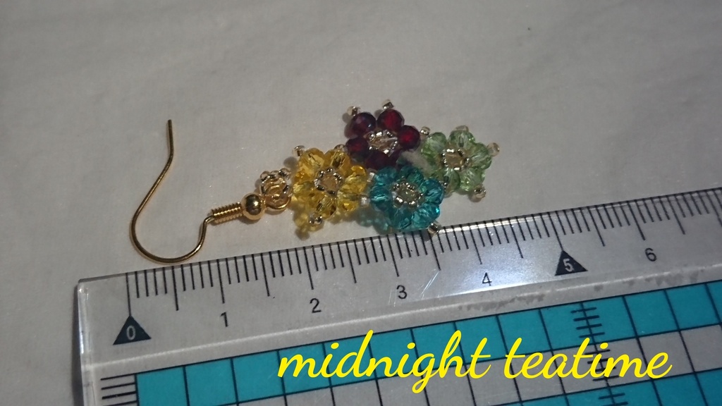 江派マルチカラーピアス