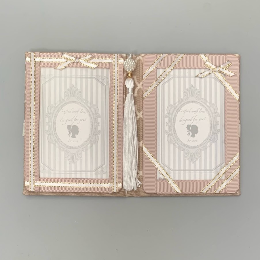 自立する ブック型カードケース カード2枚用