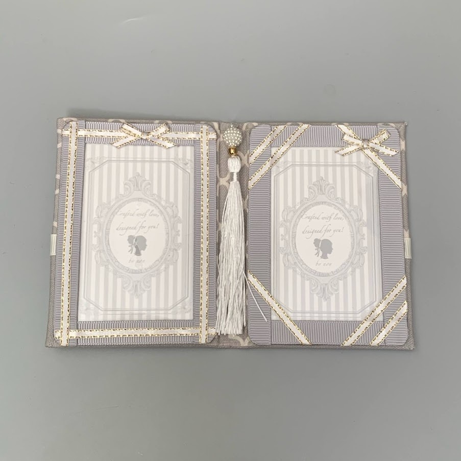 自立する ブック型カードケース カード2枚用