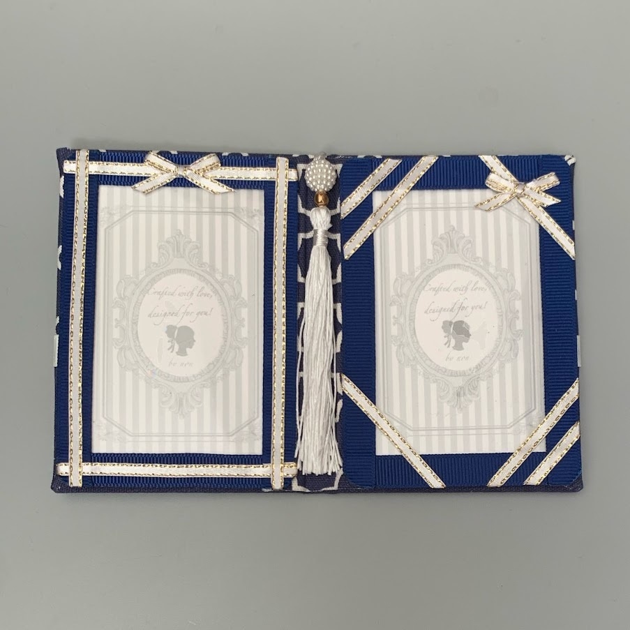 自立する ブック型カードケース カード2枚用