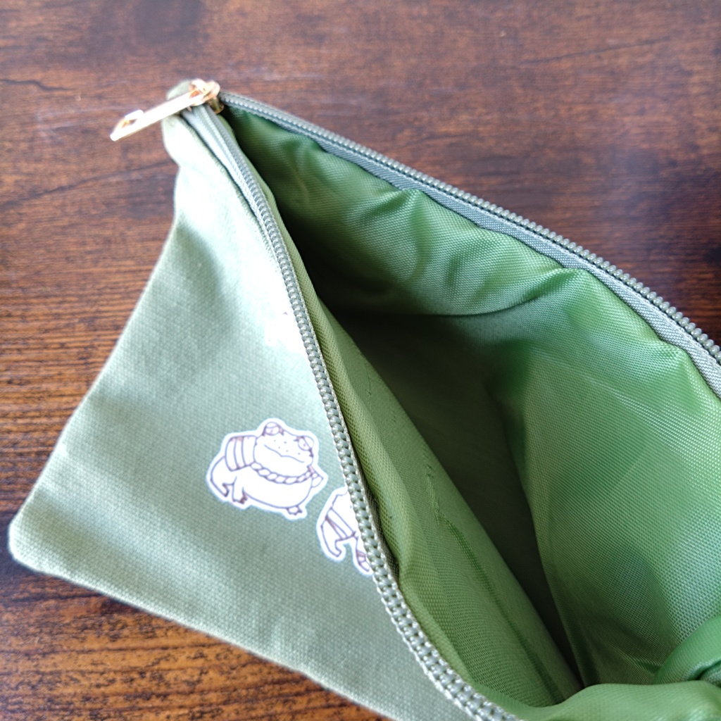 ゆるふわ騎乗生物柄ポーチ