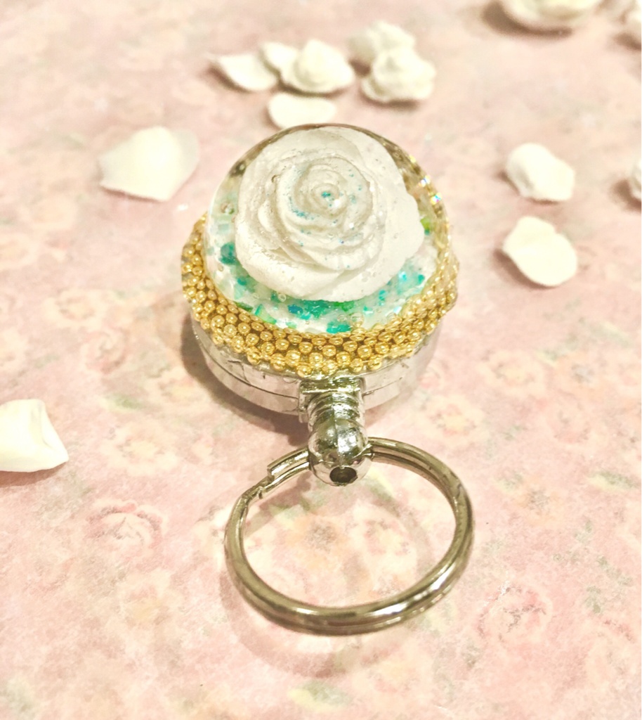 白薔薇リールチェーン
