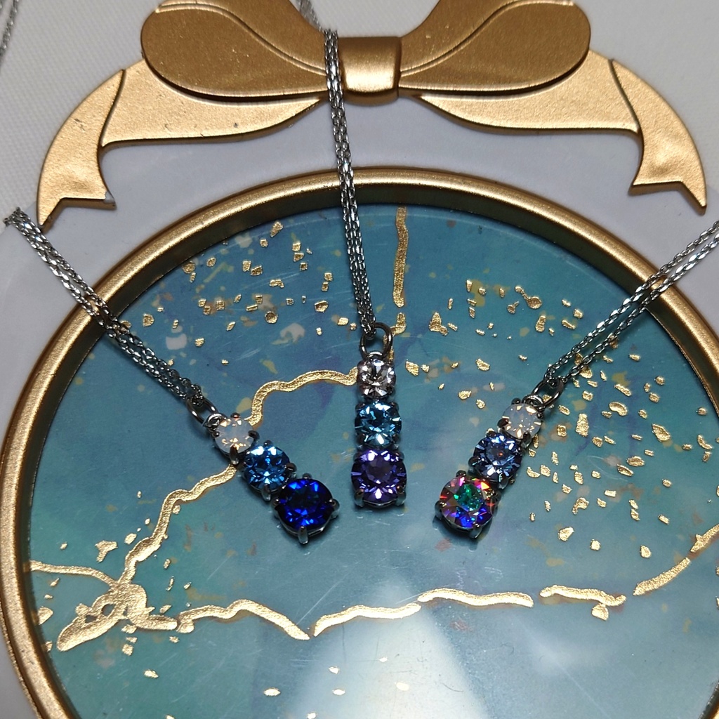 〈恋と深空〉スワロフスキー3連ネックレス