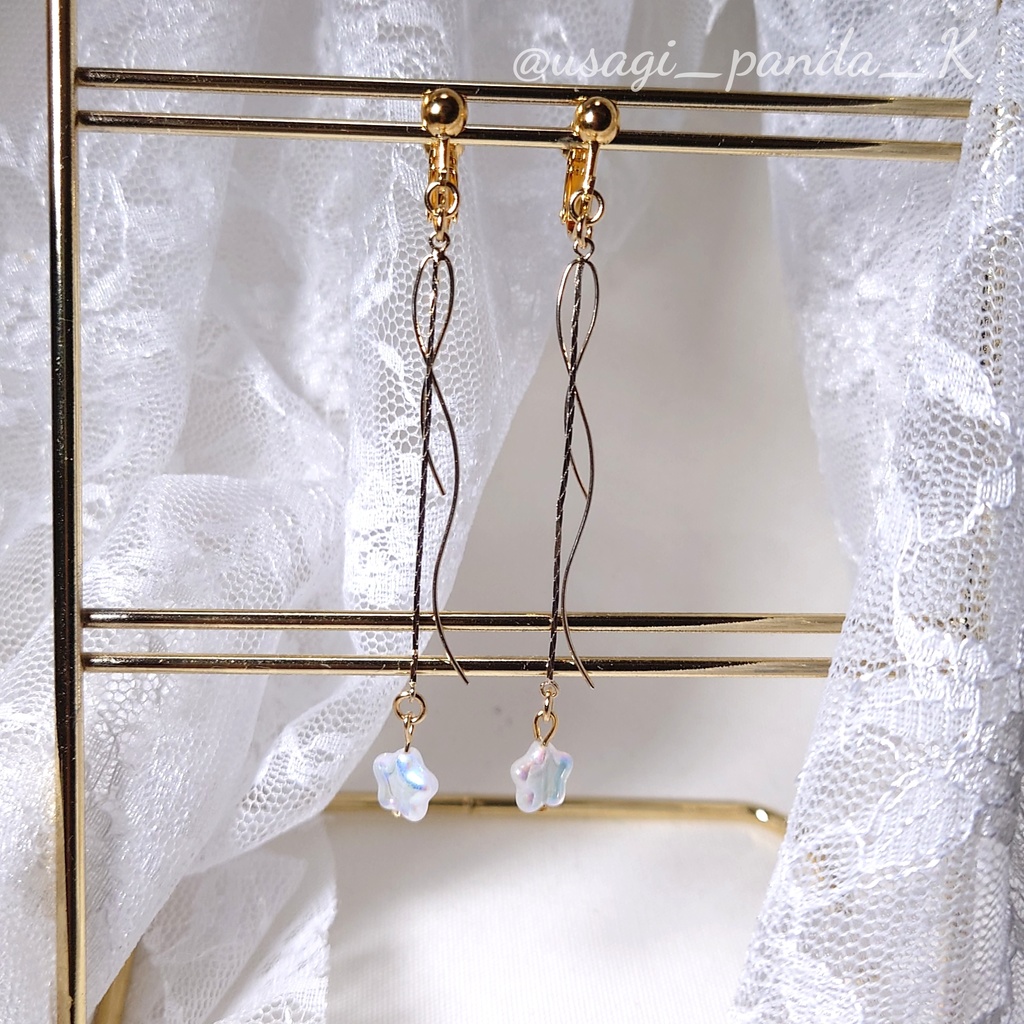 〈恋と深空〉揺らめく星イヤリング