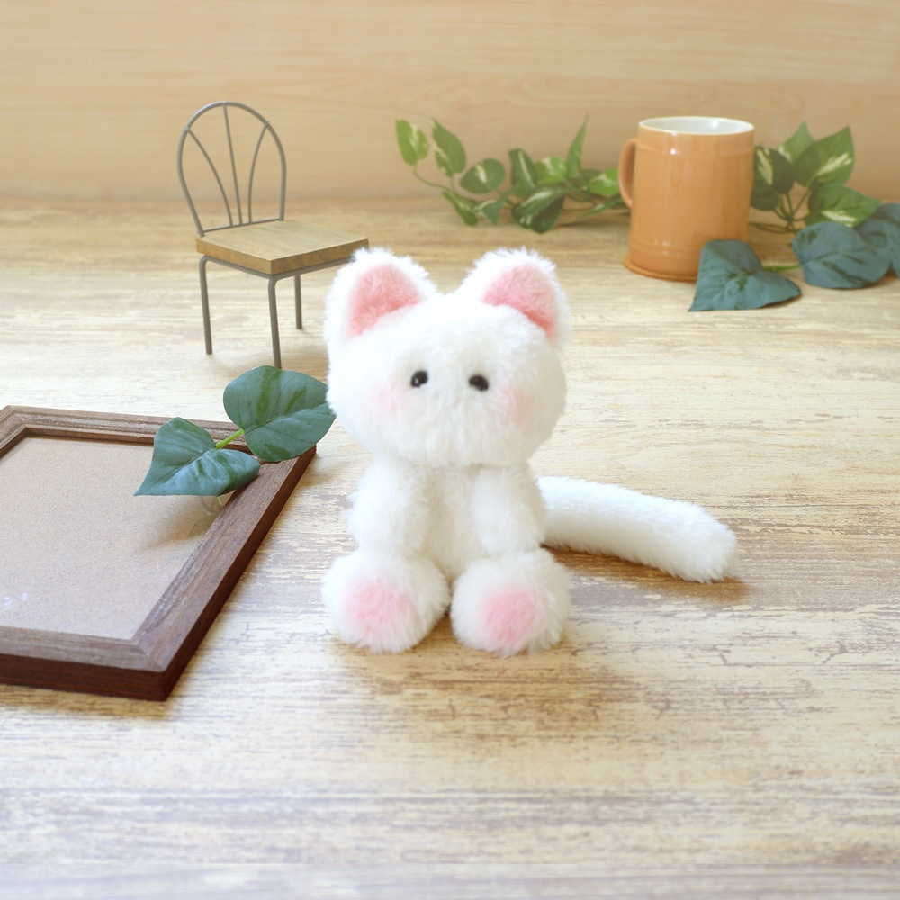 おすわり猫さん