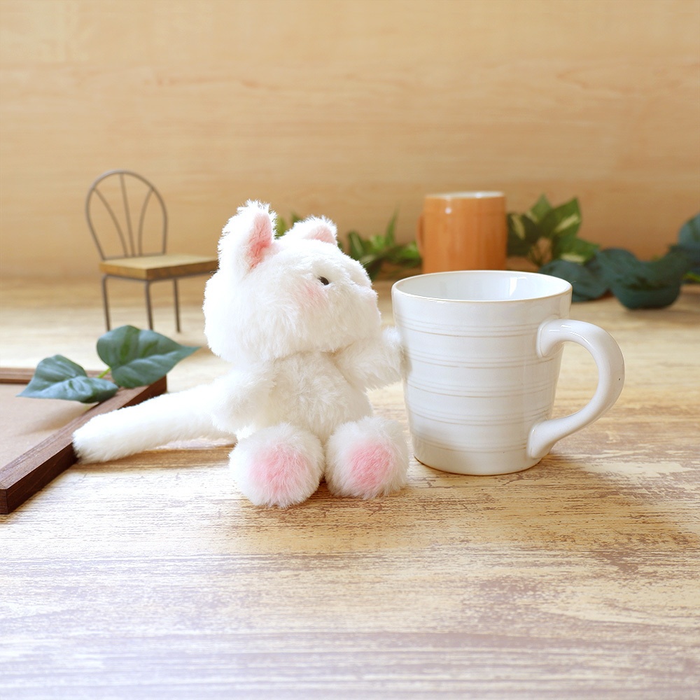 おすわり猫さん