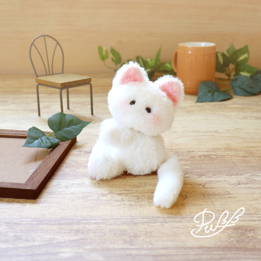 おすわり猫さん