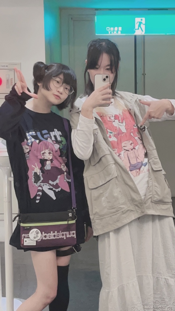 ✨👾カシスちゃん👾✨のロングスリーブTシャツ