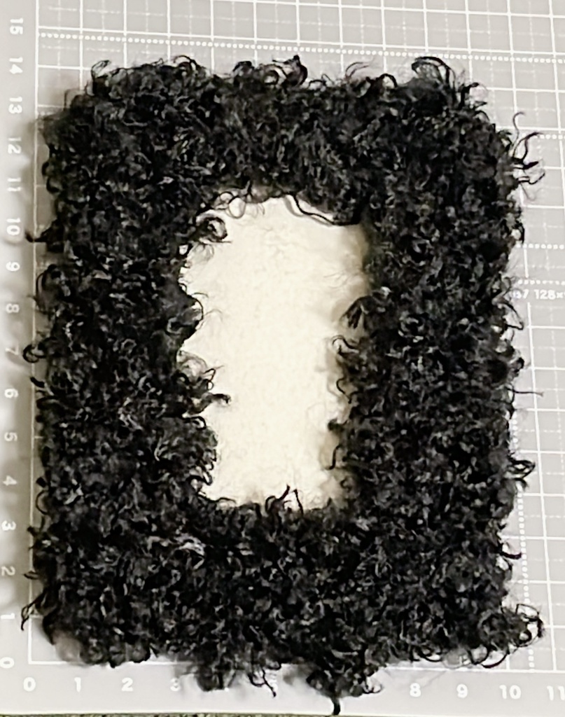 トレカデコケース　黒ふわふわ