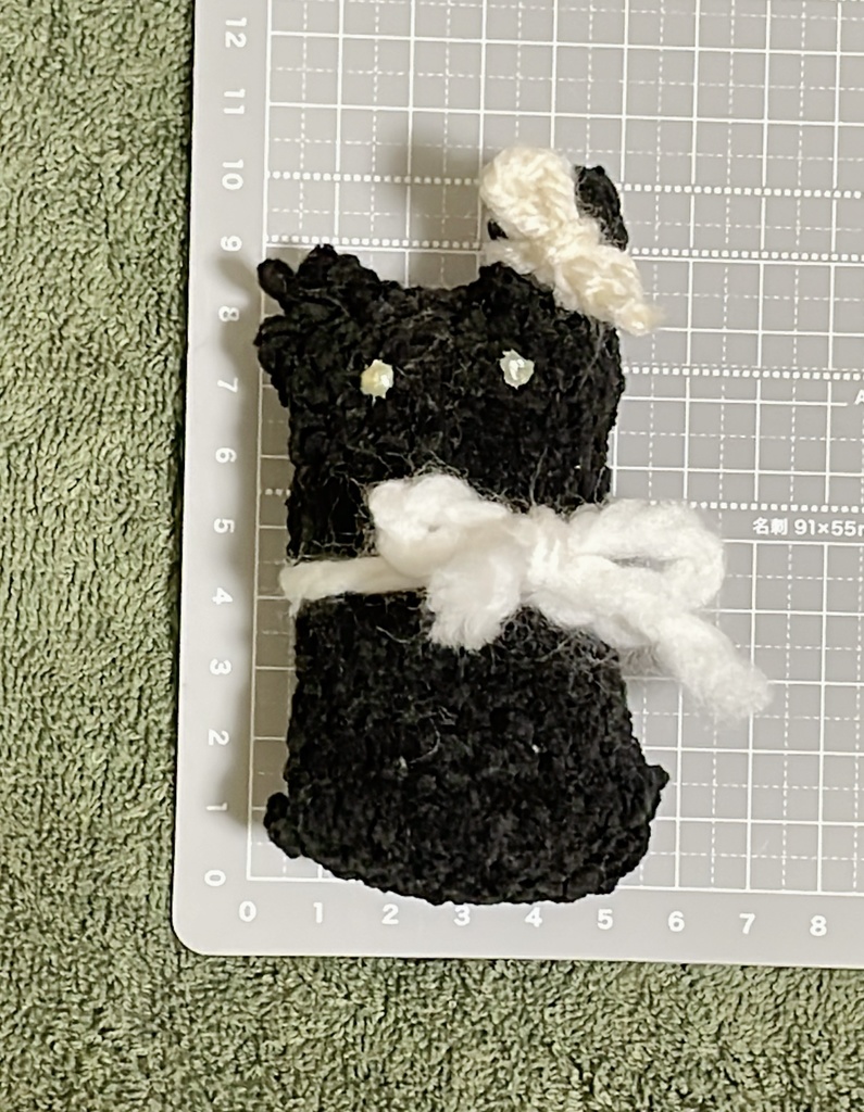 あみぐるみ 黒猫 白リボン