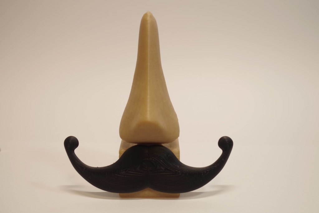 #14 ハズしているときも眼鏡らしく~眼鏡スタンド~