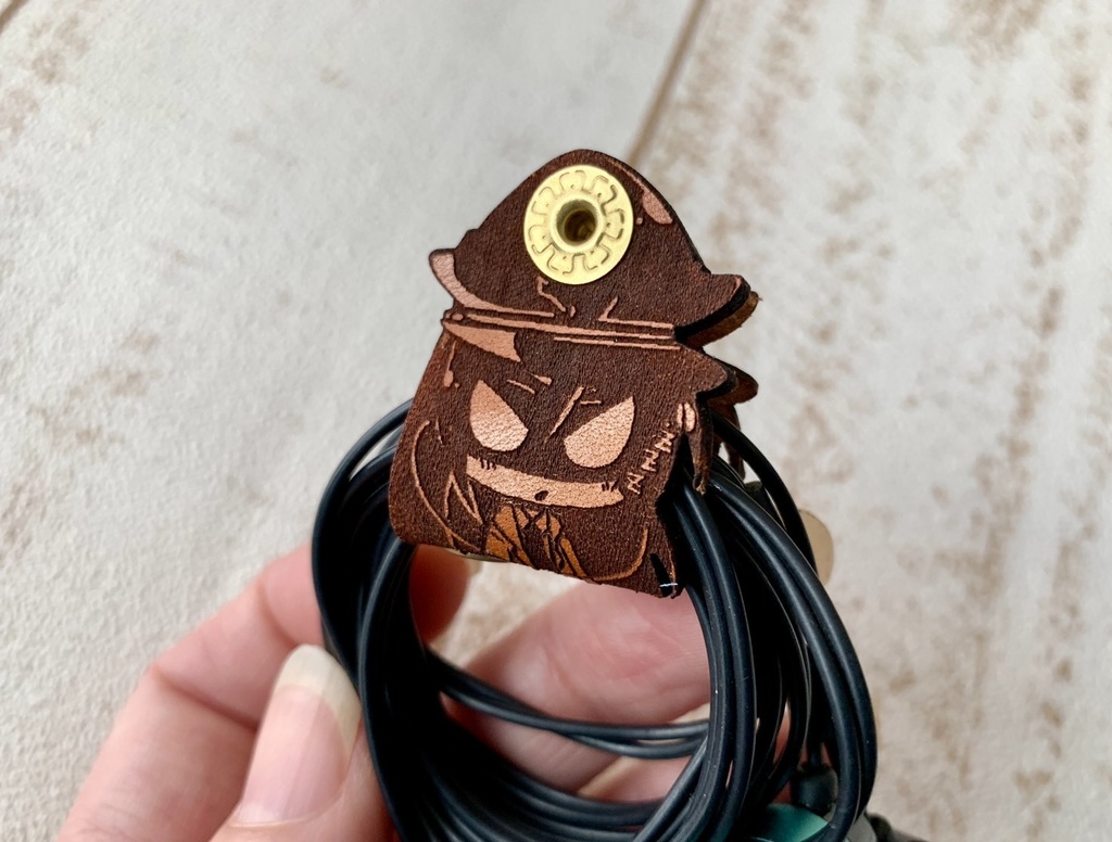 【本革】大総統のイヤホンコードクリップ