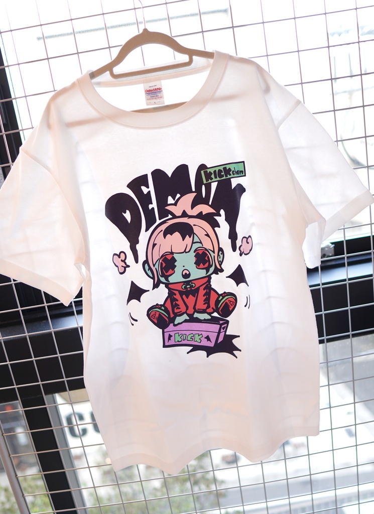 DEMON KICK-chan Tee (White)【magodesu × NukuiYuko】