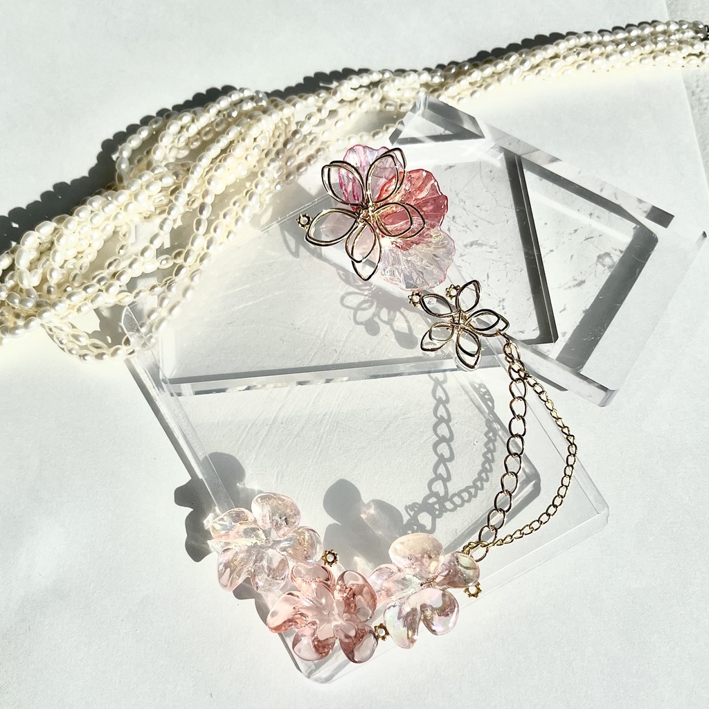 トレカケースデコ B8 硬質ケースデコ 花 ゴールド クリア ローズピンク ピンク フラワー ホワイト チェーン 透明 ラインストーン フォトフレーム カードケースデコ 推し活 ヲタ活