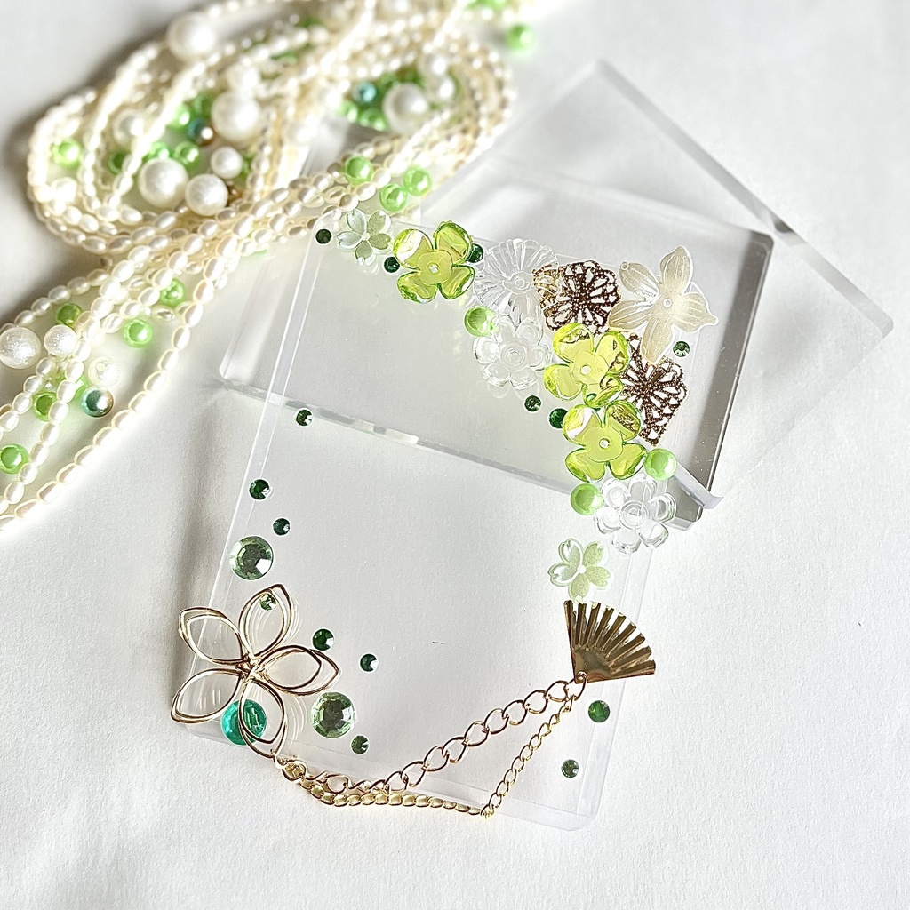 トレカケースデコ B8 硬質ケースデコ 花 ゴールド フラワー ホワイト チェーン 透明 クリア 緑 扇子 グリーン ラインストーン フォトフレーム カードケースデコ 推し活 ヲタ活