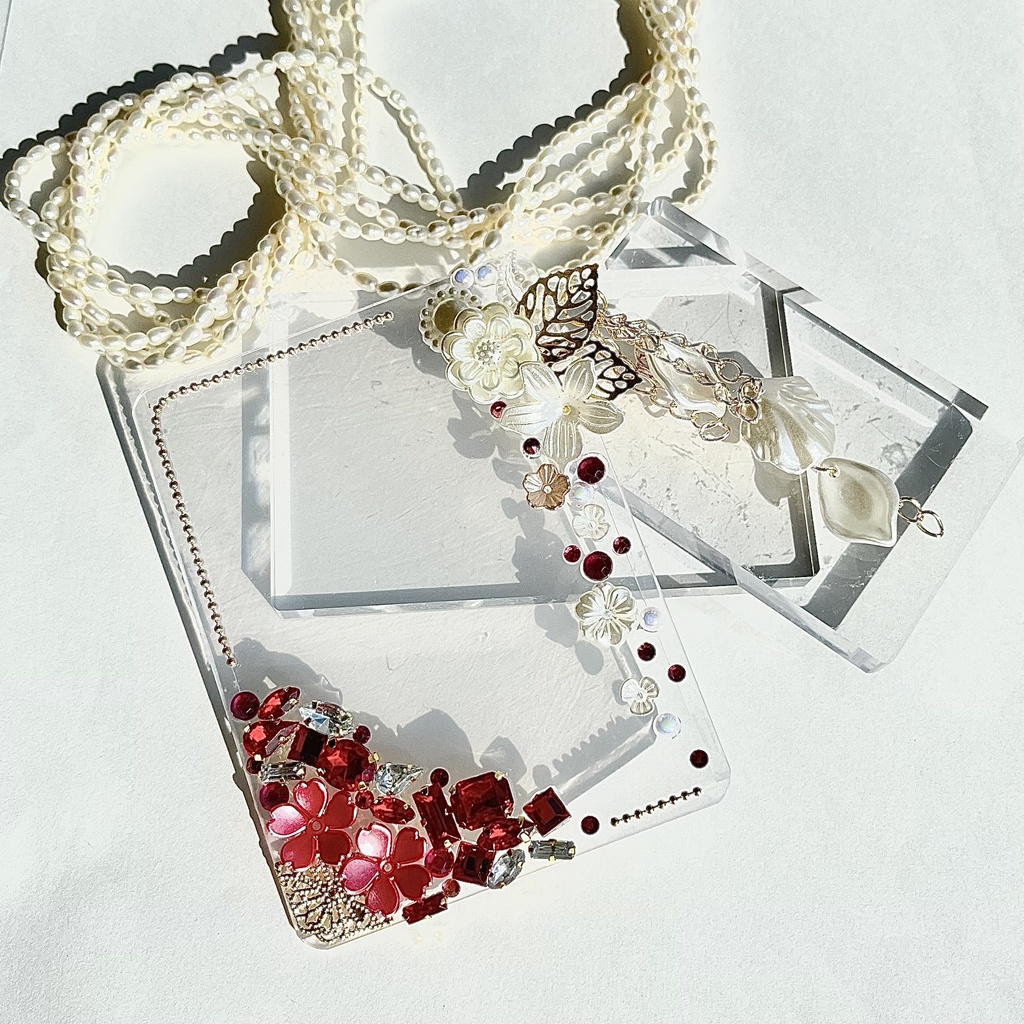 トレカケースデコ B8 硬質ケースデコ 花 レッド ホワイト 赤 王子様 雫 アイシェイプ フラワー チェーン ラインストーン パール フォトフレーム カードケースデコ 推し活 ヲタ活