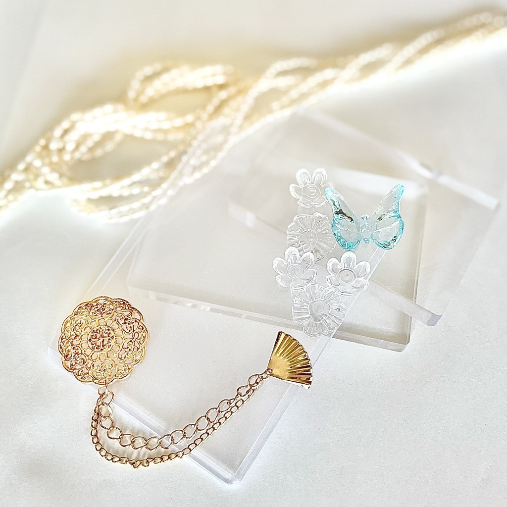 トレカケースデコ B8 硬質ケースデコ 花 扇子 バタフライ 蝶 クリア 水色 青 透明 フラワー チェーン ラインストーン パール フォトフレーム カードケースデコ 推し活 ヲタ活