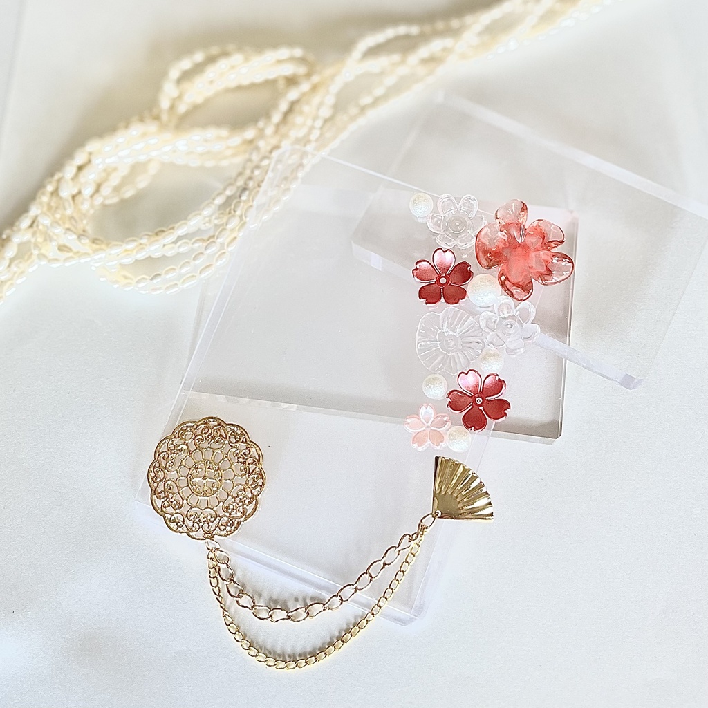 トレカケースデコ B8 硬質ケースデコ 花 赤 レッド 扇子 クリア 透明 フラワー チェーン ラインストーン コットンパール パール フォトフレーム カードケースデコ 推し活 ヲタ活