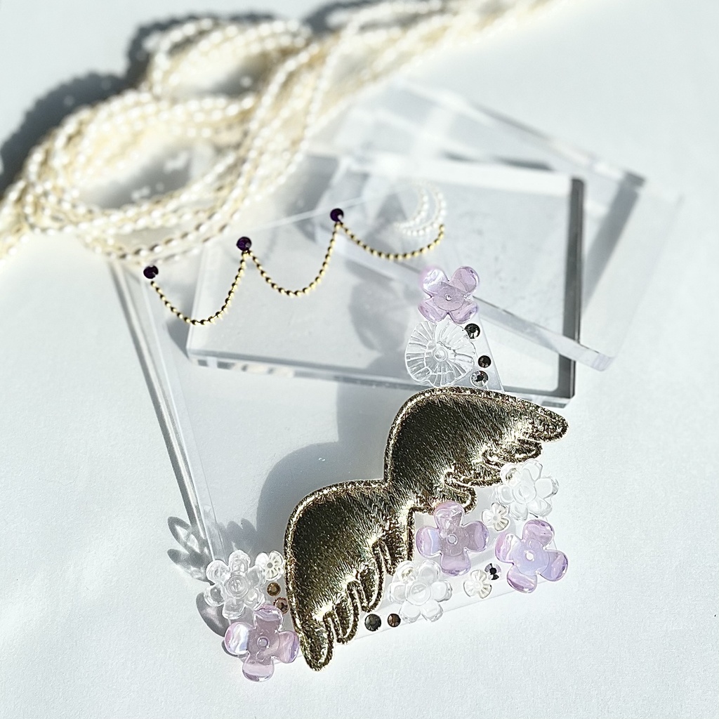 トレカケースデコ B8 硬質ケースデコ 花 羽根 翼 ゴールド クリア 紫 パープル 透明 フラワー チェーン ラインストーン パール フォトフレーム カードケースデコ 推し活 ヲタ活