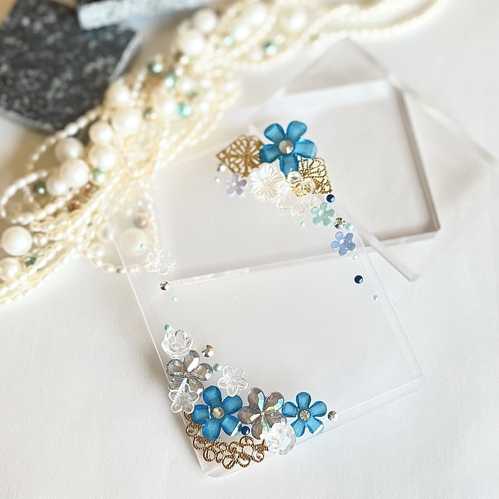 トレカケースデコ B8 硬質ケース ビジュー フラワー クリア ブルー パール 青 ゴールド ストーン 花びら 透明 フォトフレーム カードケースデコ 推し活 ヲタ活 プレゼント